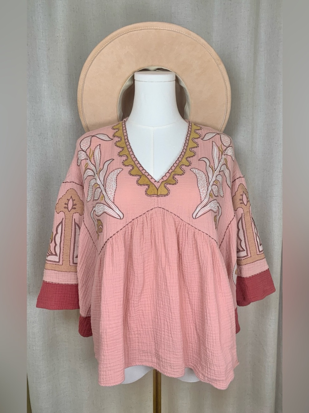 Easel Los Angeles Pink Boho Tunic Top Embroidered Floral 3/4 Bell Sleeve Gauze S